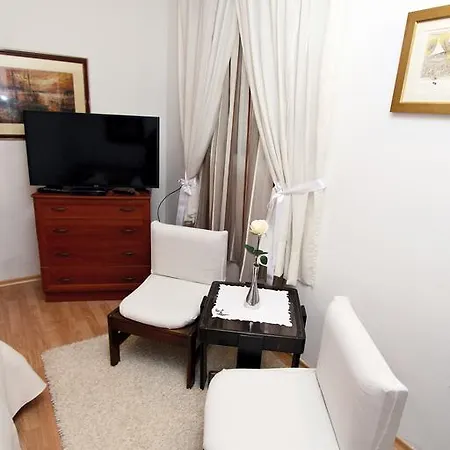 Old Town Manosa Apartman