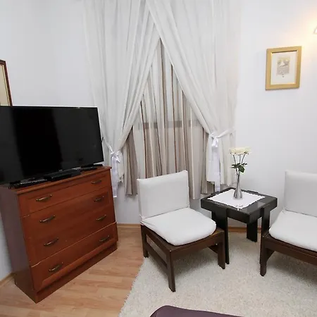 Apartment Old Town Manosa